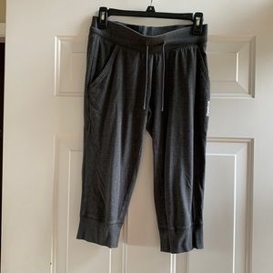 4/$10 Reebok grey cropped joggers size XS